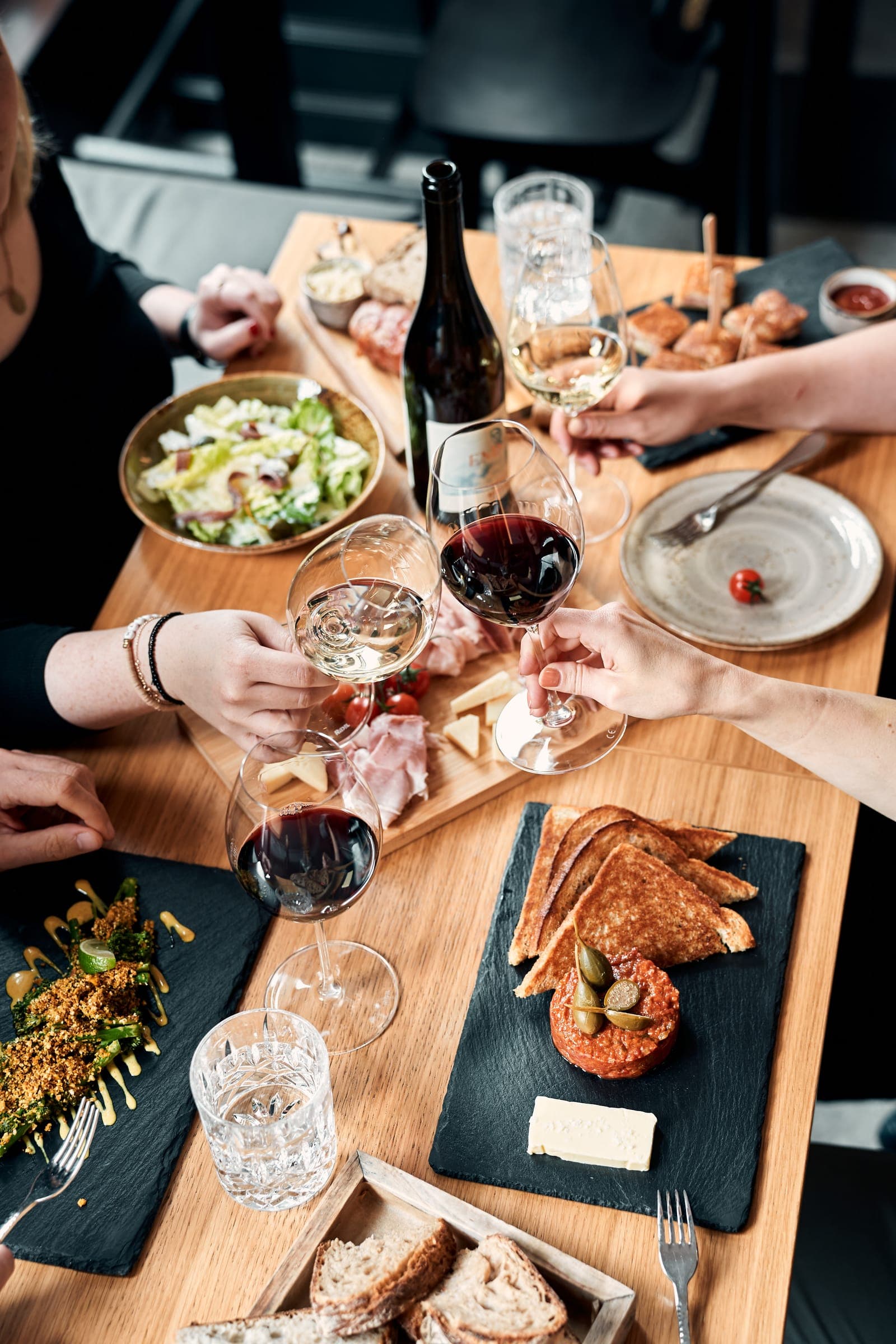 Food — gedeckte Tafel